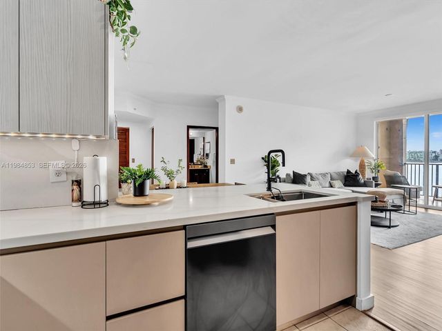 17150 N Bay Rd 2205, Sunny Isles Beach, FL 33160