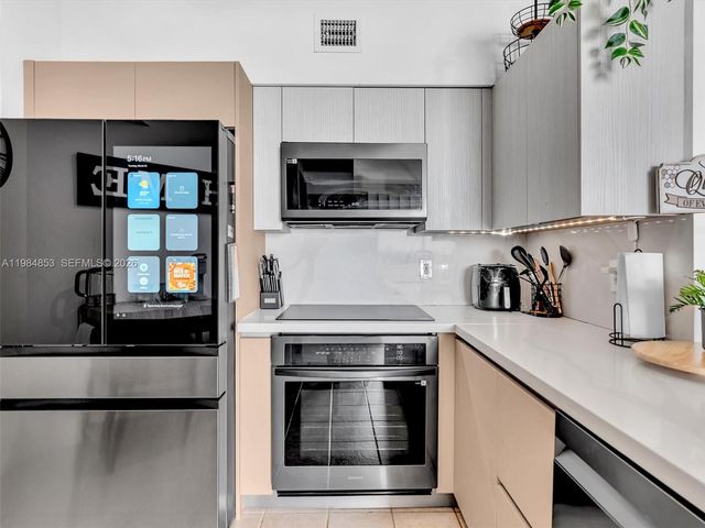 17150 N Bay Rd 2205, Sunny Isles Beach, FL 33160