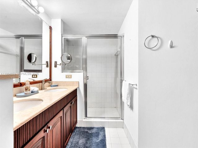 17150 N Bay Rd 2205, Sunny Isles Beach, FL 33160