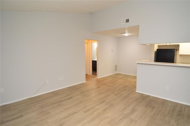 8645 FANCY FINCH DRIVE 202, Tampa, FL 33614