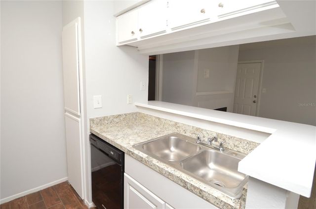 8645 FANCY FINCH DRIVE 202, Tampa, FL 33614