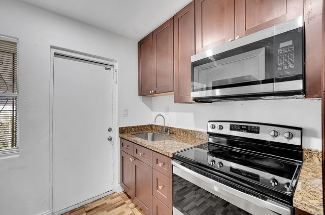 1646 NE 150th Street 1, Miami, FL 33181