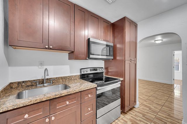 1646 NE 150th Street 1, Miami, FL 33181