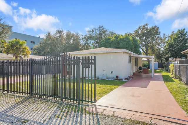 1646 NE 150th Street 1, Miami, FL 33181