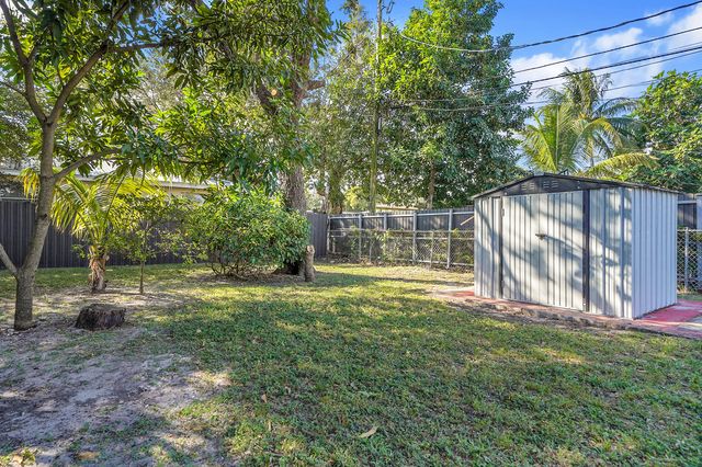 1646 NE 150th Street 1, Miami, FL 33181