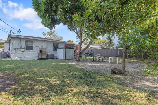 1646 NE 150th Street 1, Miami, FL 33181