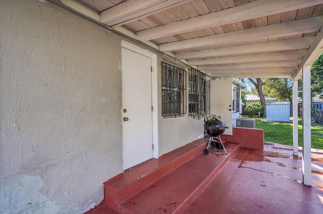 1646 NE 150th Street 1, Miami, FL 33181