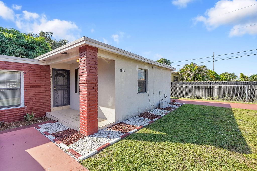 1646 NE 150th Street 1, Miami, FL 33181