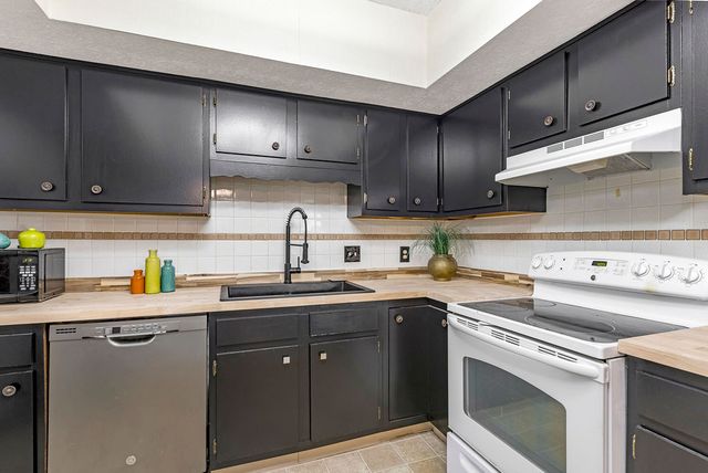 8803 Washington Colony Drive, Dayton, OH 45458