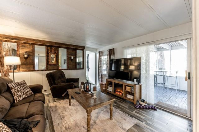 19 Cormorant, Trinity, TX 75862