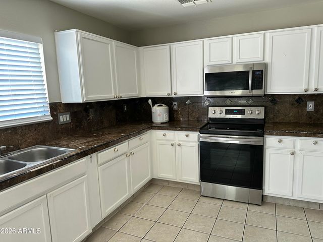 7775 N 55TH Drive, Glendale, AZ 85301