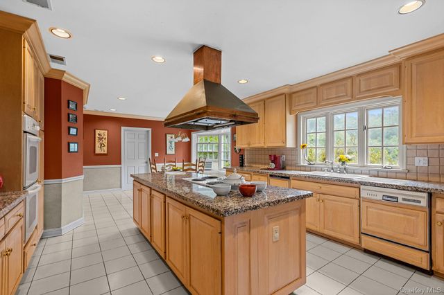 202 McManus Road N, Patterson, NY 12563