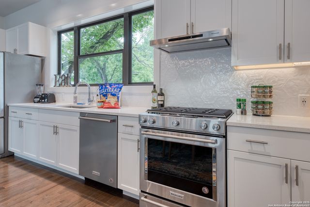 318 W Grayson St Unit 302, San Antonio, TX 78212