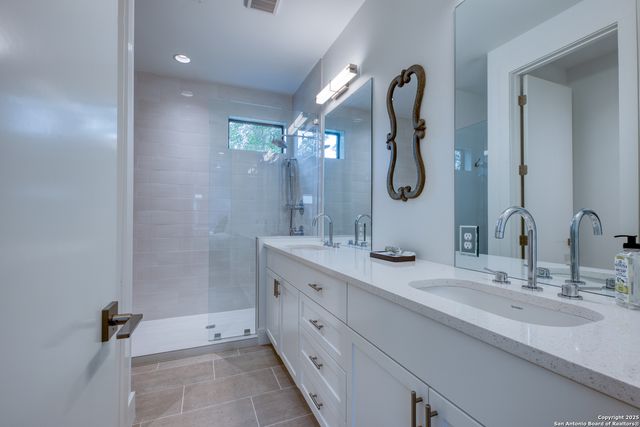 318 W Grayson St Unit 302, San Antonio, TX 78212