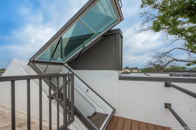 318 W Grayson St Unit 302, San Antonio, TX 78212