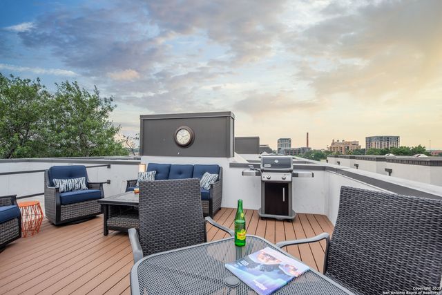 318 W Grayson St Unit 302, San Antonio, TX 78212