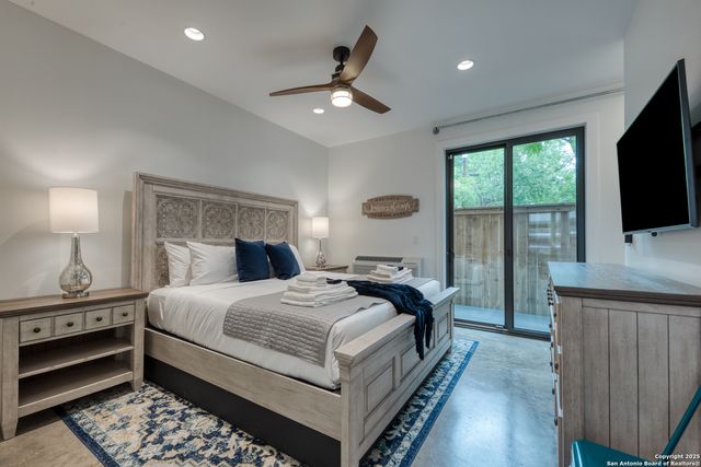 318 W Grayson St Unit 302, San Antonio, TX 78212