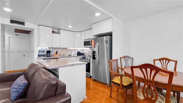 551 SW 135th Ave 208B, Pembroke Pines, FL 33027