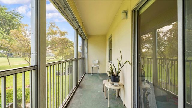 551 SW 135th Ave 208B, Pembroke Pines, FL 33027