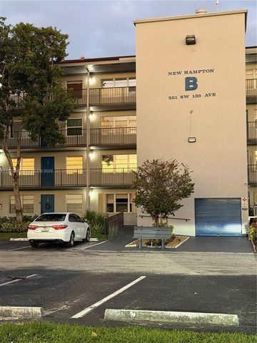 551 SW 135th Ave 208B, Pembroke Pines, FL 33027