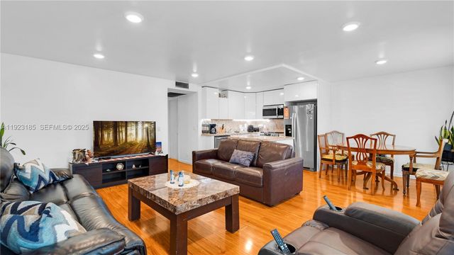 551 SW 135th Ave 208B, Pembroke Pines, FL 33027