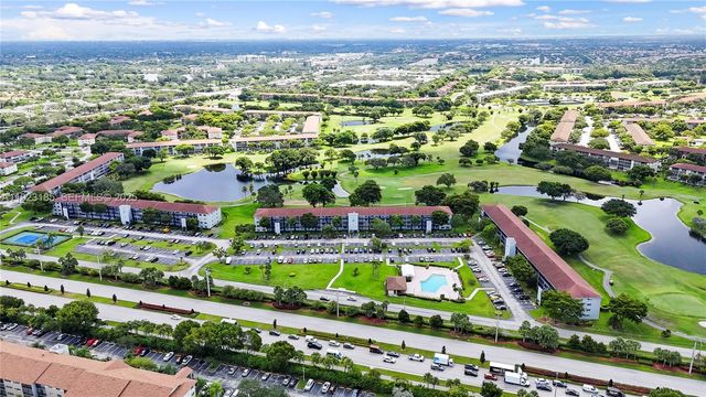 551 SW 135th Ave 208B, Pembroke Pines, FL 33027