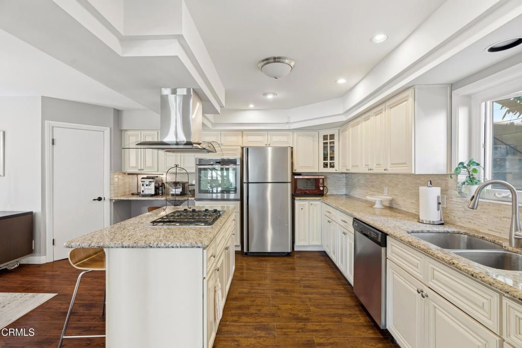 Image 17 of property listing at 809 Skyland Drive, Sierra Madre, CA 91024