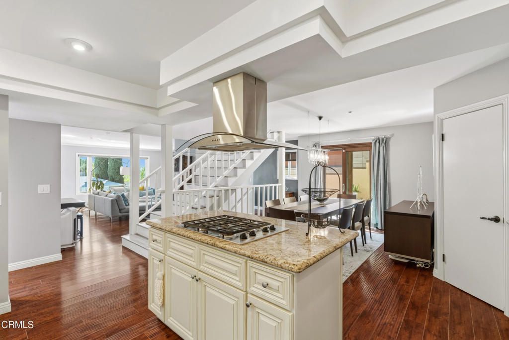 Image 19 of property listing at 809 Skyland Drive, Sierra Madre, CA 91024