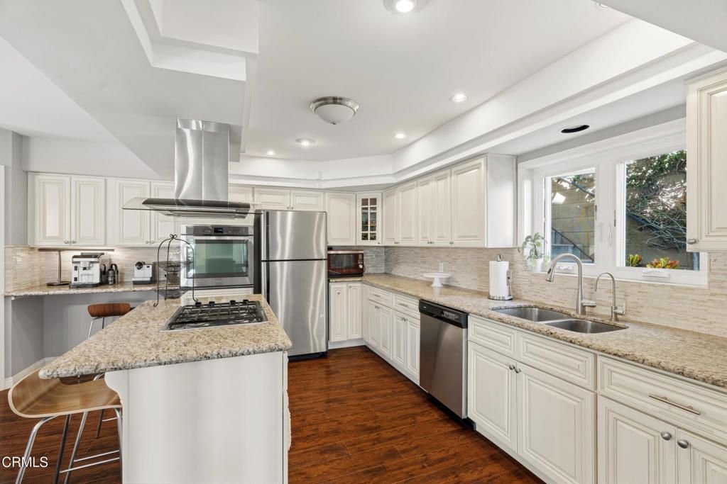 Image 24 of property listing at 809 Skyland Drive, Sierra Madre, CA 91024