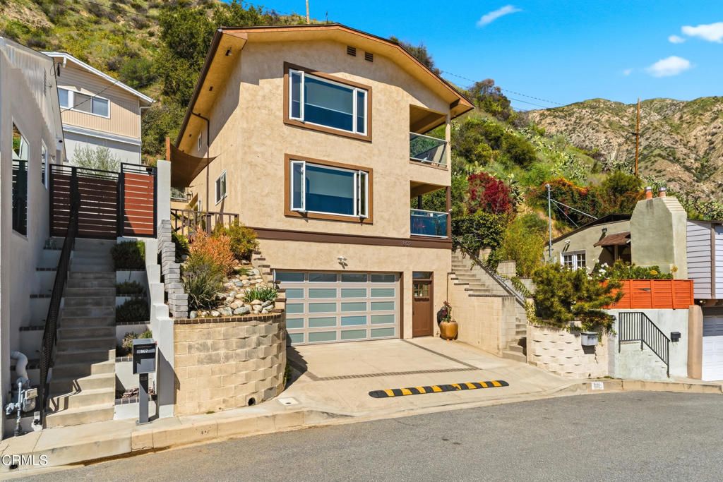 Image 4 of property listing at 809 Skyland Drive, Sierra Madre, CA 91024