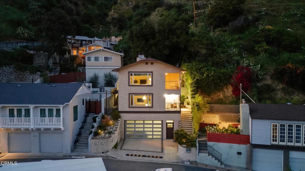 Image 60 of property listing at 809 Skyland Drive, Sierra Madre, CA 91024