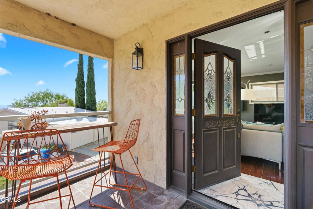 Image 9 of property listing at 809 Skyland Drive, Sierra Madre, CA 91024