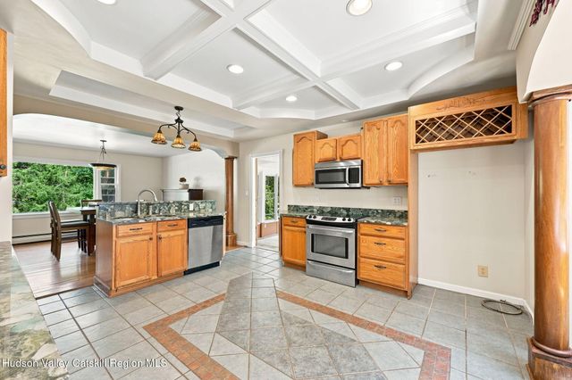 4019 New York 52, Pine Bush, NY 12566