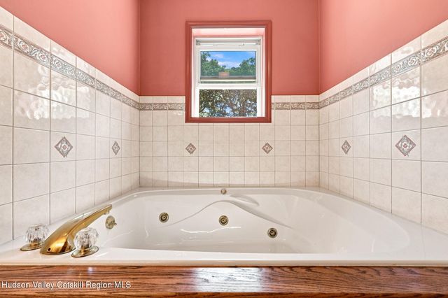 4019 New York 52, Pine Bush, NY 12566