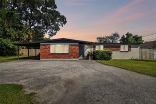 2913 W XANTHUS STREET, Tampa, FL 33614