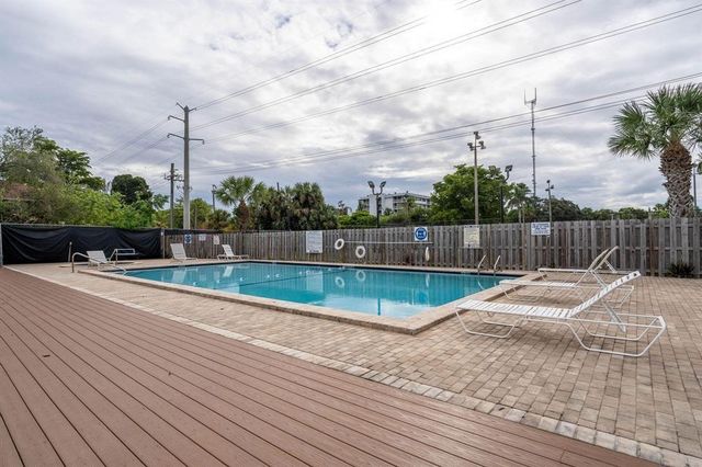 550 NW 214th 201, Miami Gardens, FL 33169