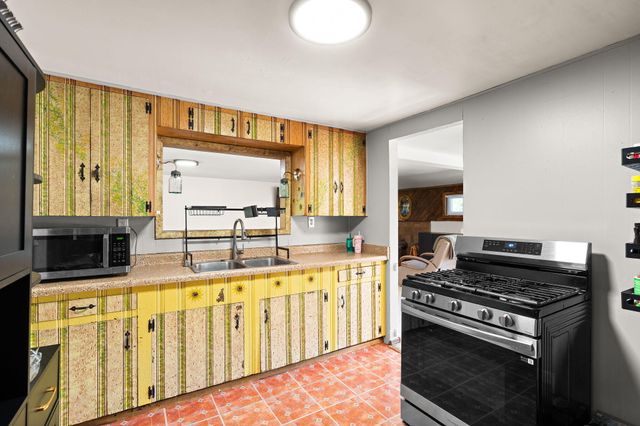 13 S Beulah Vista Drive, Hebron, IN 46341