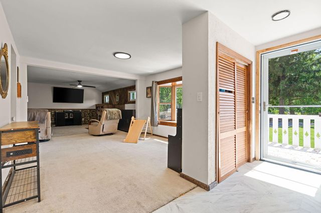 13 S Beulah Vista Drive, Hebron, IN 46341