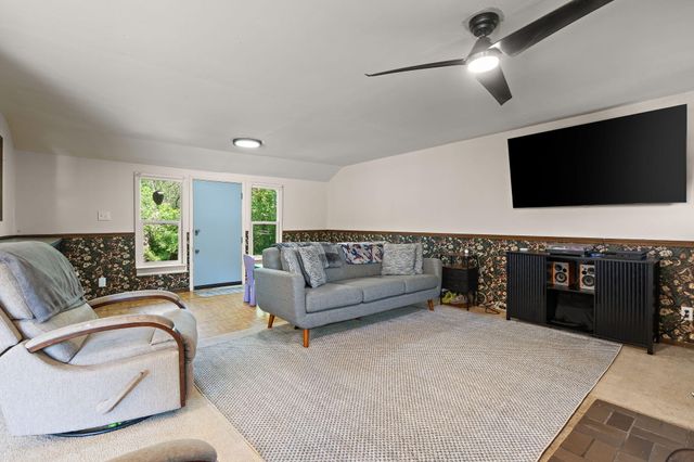 13 S Beulah Vista Drive, Hebron, IN 46341