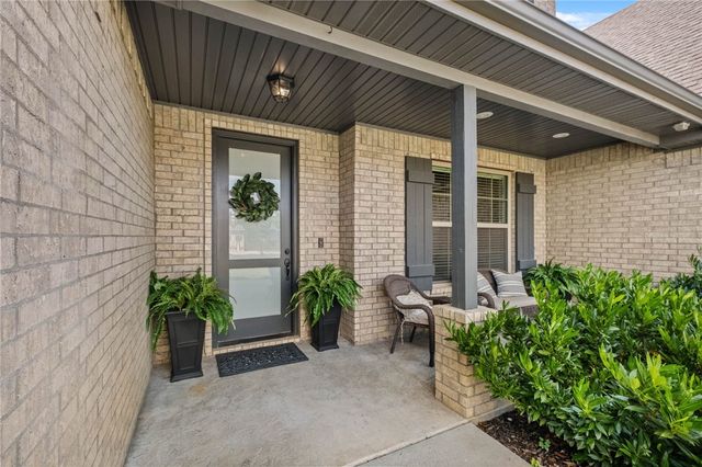 1603 NW Angel Falls Road, Bentonville, AR 72712