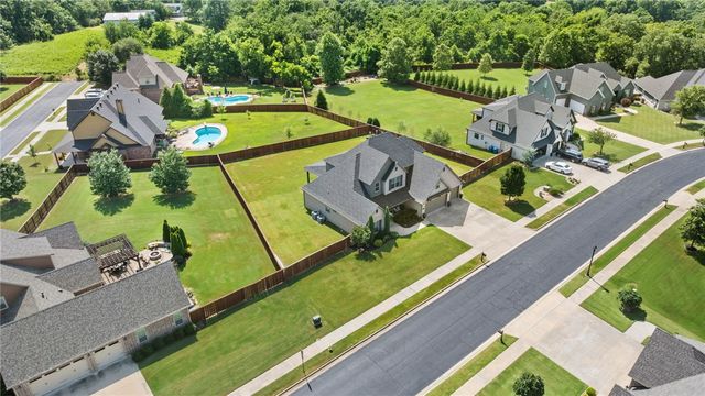 1603 NW Angel Falls Road, Bentonville, AR 72712