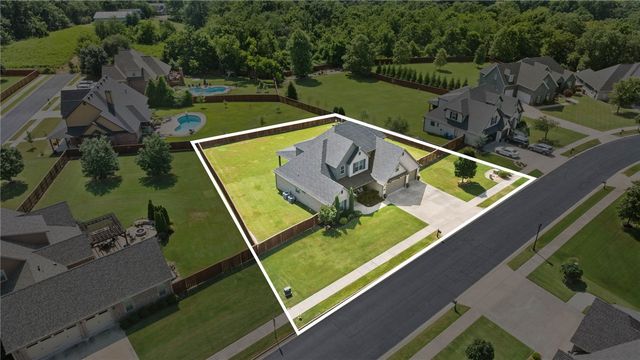 1603 NW Angel Falls Road, Bentonville, AR 72712
