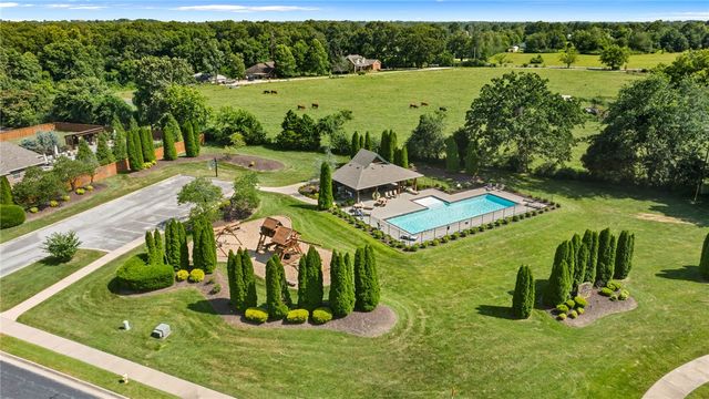 1603 NW Angel Falls Road, Bentonville, AR 72712