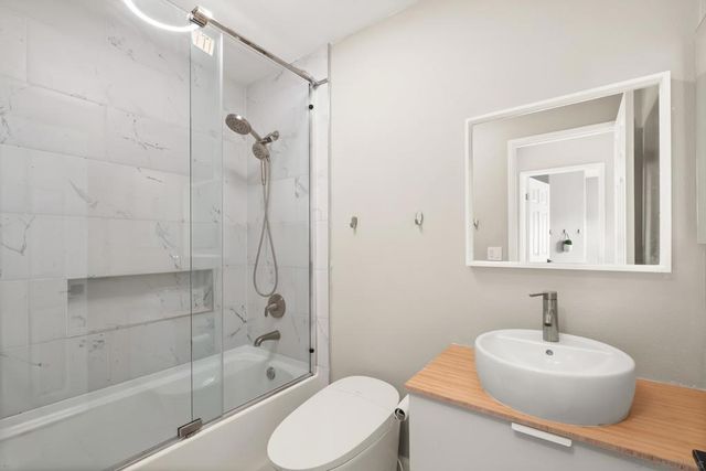 1816 Cayman Way, Vista, CA 92081