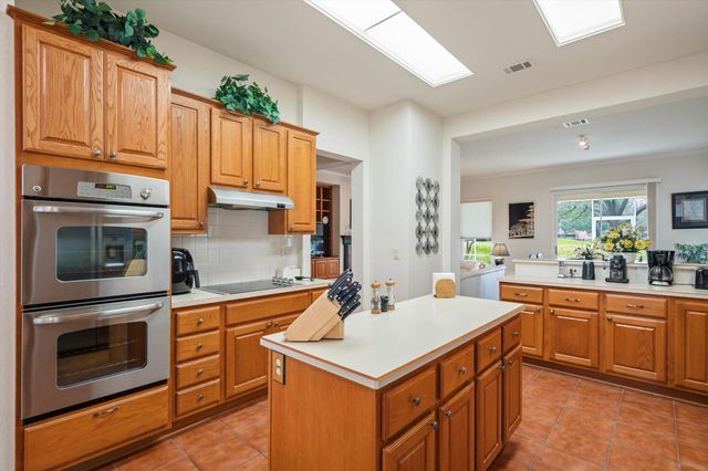 122 Cold Springs DR, Georgetown, TX 78633