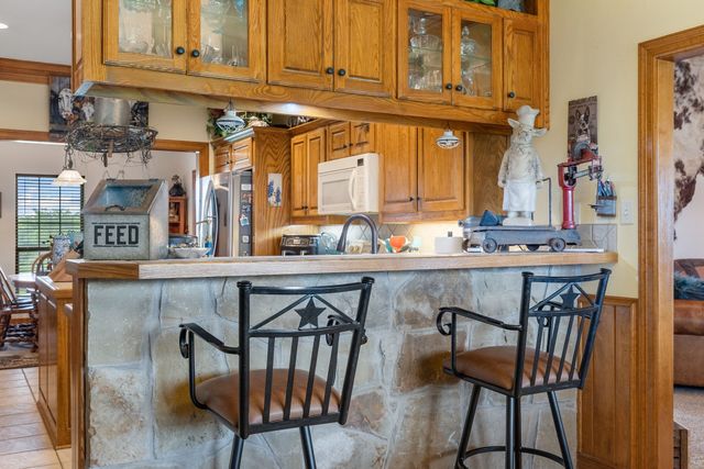 5562 County Road 1037, Celeste, TX 75423