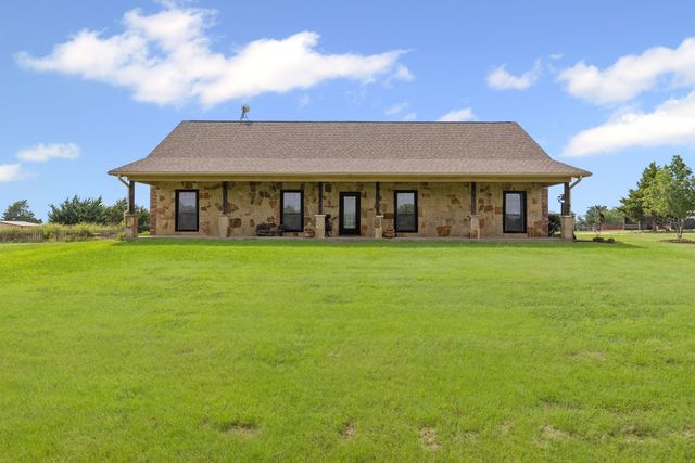 5562 County Road 1037, Celeste, TX 75423