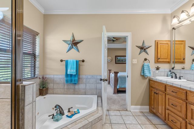 5562 County Road 1037, Celeste, TX 75423