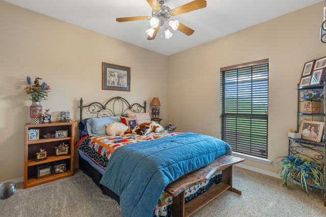 5562 County Road 1037, Celeste, TX 75423