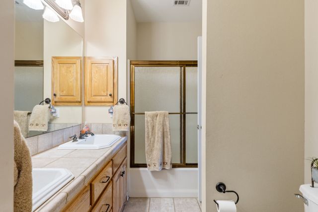 5562 County Road 1037, Celeste, TX 75423